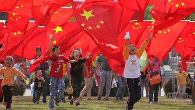 60岁的高龄产妇,思虑再三产下双胞胎,如今无力抚养现状令人可怜